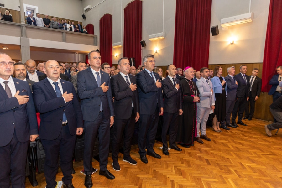 Svecana sjednica Skupstine Licko senjske zupanije 17