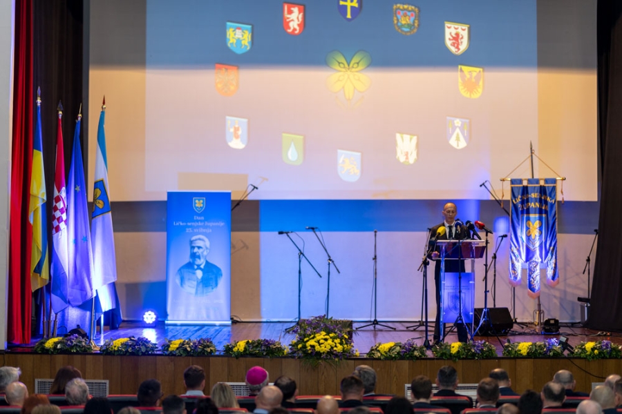 Svecana sjednica Skupstine Licko senjske zupanije 33