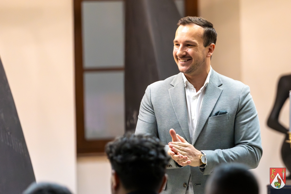 571365033 838445831859433 204082136034713190 n