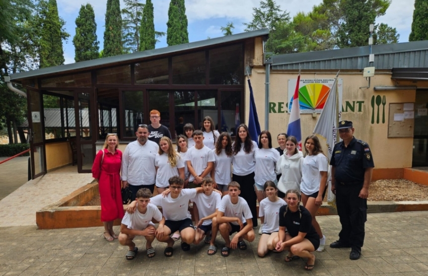 Župan Golubić sa suradnicima obišao Kamp vatrogasne mladeži u Fažani
