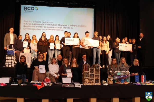 Župan Golubić uručio nagrade učenicima koji su sudjelovali u kreativnom natjecanju osnovnih škola o gospodarenju otpadom