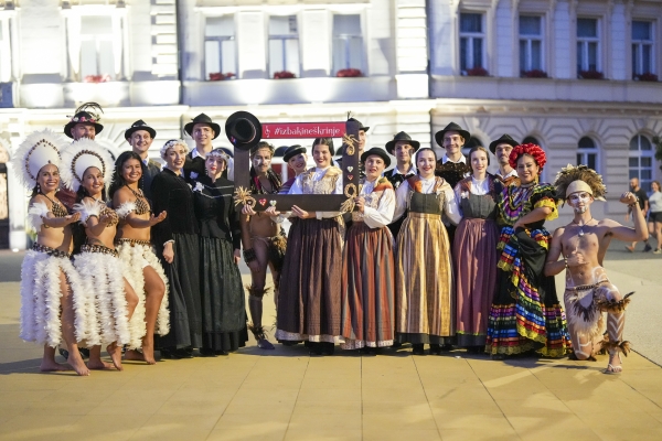 Koprivnica zaplesala u ritmu svijeta &ndash; gala večer zaokružila 19. Međunarodni festival folklora &bdquo;Iz bakine &scaron;krinje&ldquo;