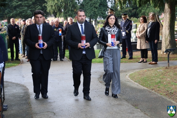 Uoči blagdana Svih svetih i Dušnog dana županijska delegacija položila vijence