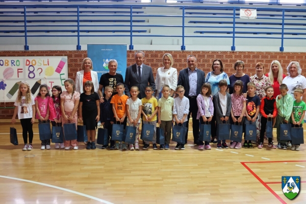 Počela nova školska godina, u županiji u prve razrede upisano gotovo 50 učenika više nego lani